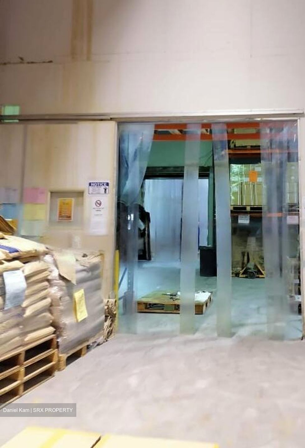 International Road (D22), Warehouse #488895631